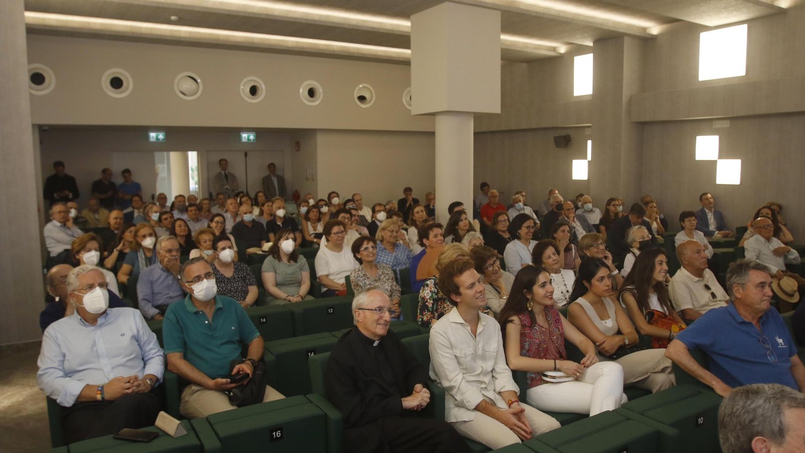 Público asistente a la presentación del libro.