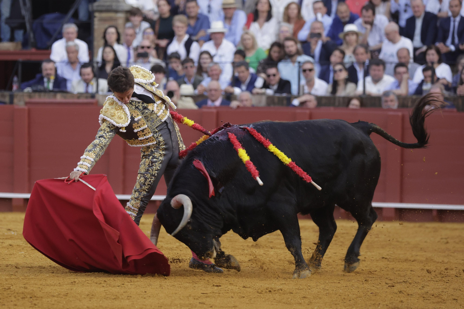 Las imágenes del la corrida del Domingo de Resurrección en la Maestranza de Sevilla