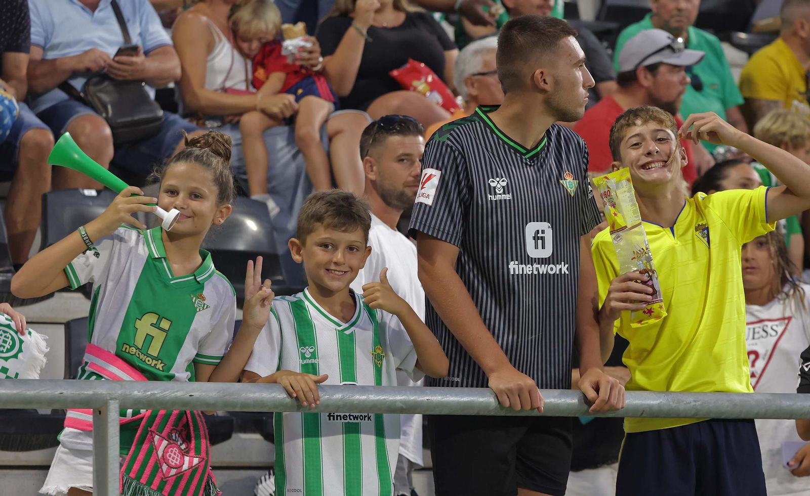 Búscate durante el Betis - Cádiz