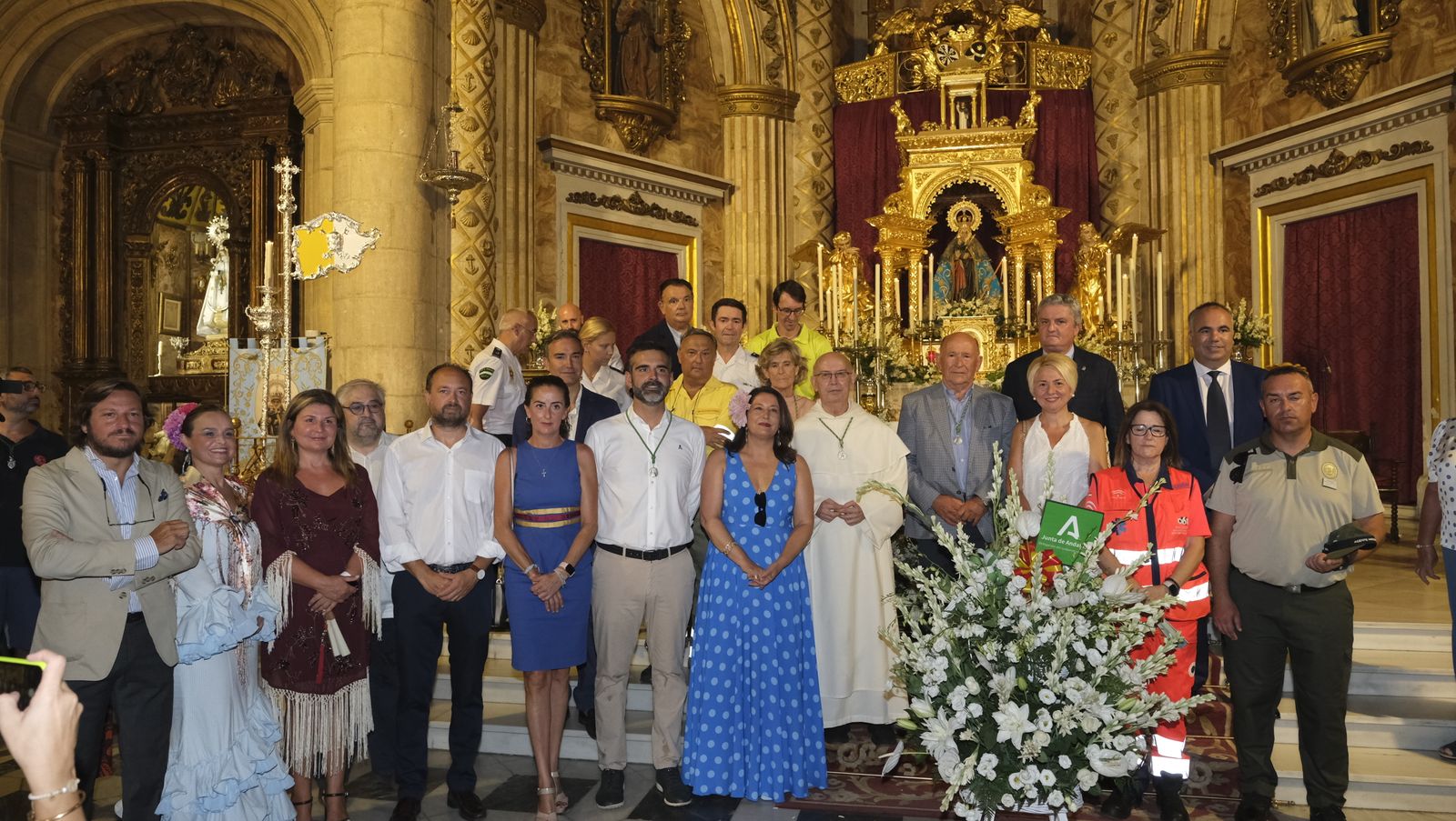 Imágenes de la ofrenda floral a la Virgen del Mar. Feria de Almería 2022