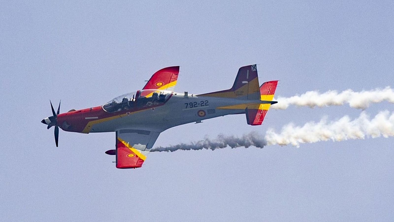 Un Pilatus PC-21 en pleno vuelo.