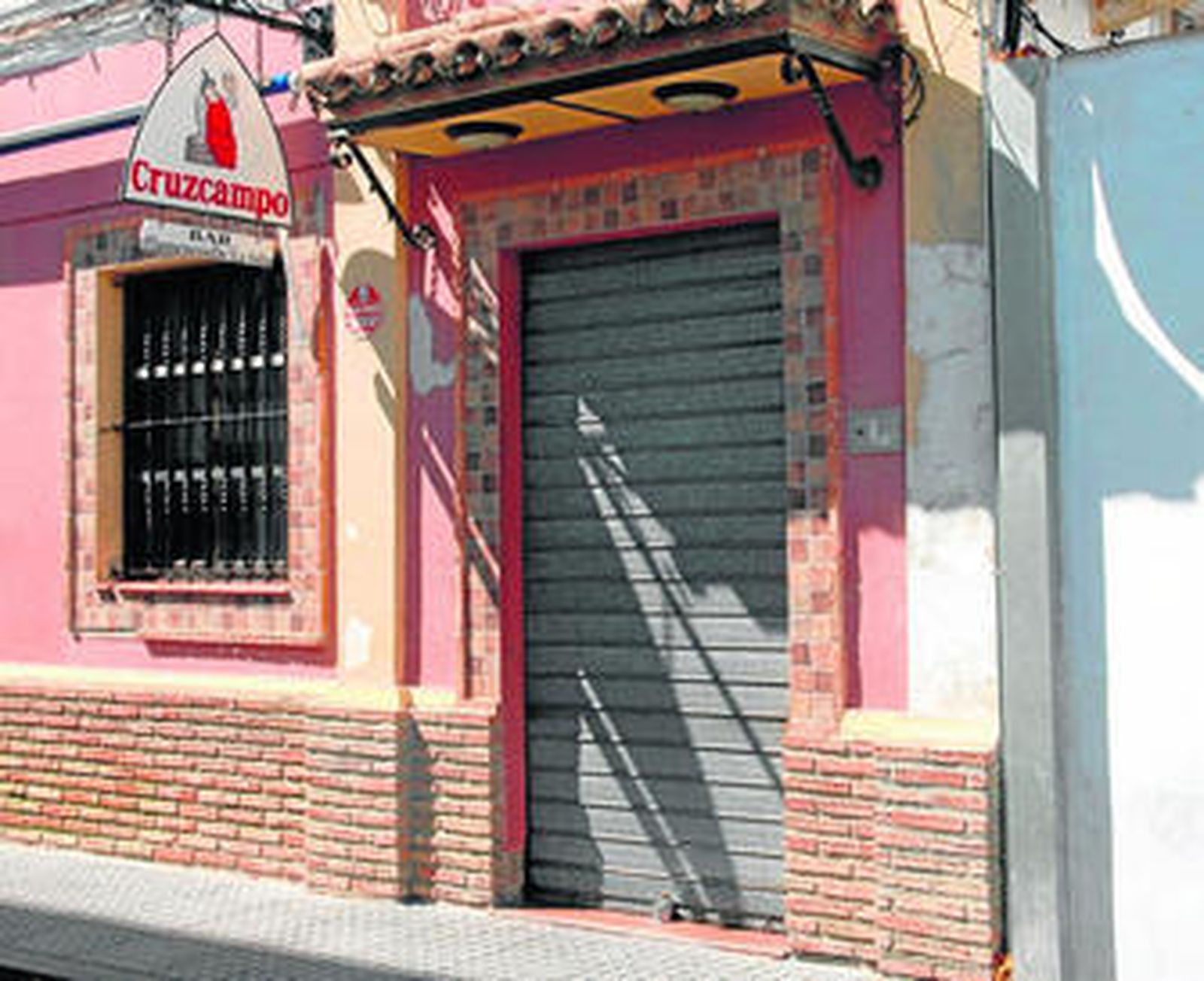 En la imagen, el bar que regenta el familiar del cantaor isleño.