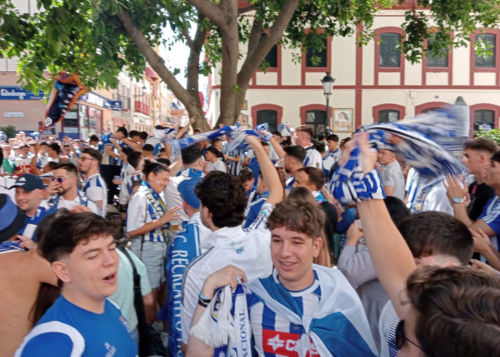 Imágenes del ascenso del Recreativo de Huelva contra el Cacereño