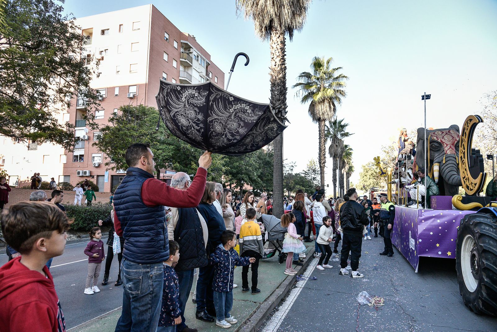 Imágenes del público en las cabalgatas por La Orden, Cardeñas y Las Colonias