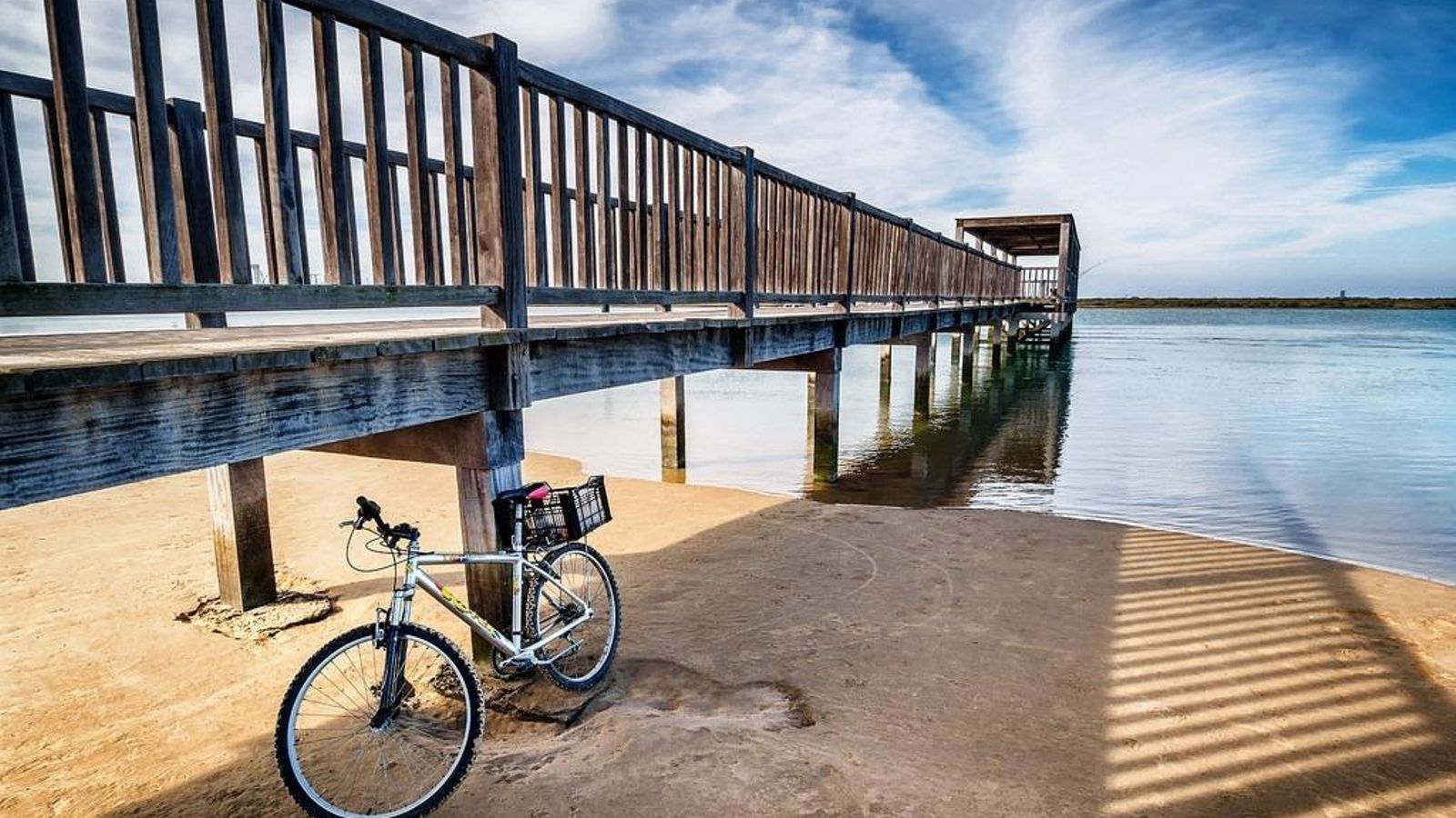 El puente de Los Toruños se ha reabierto para el tránsito peatonal y ciclista del río San Pedro.