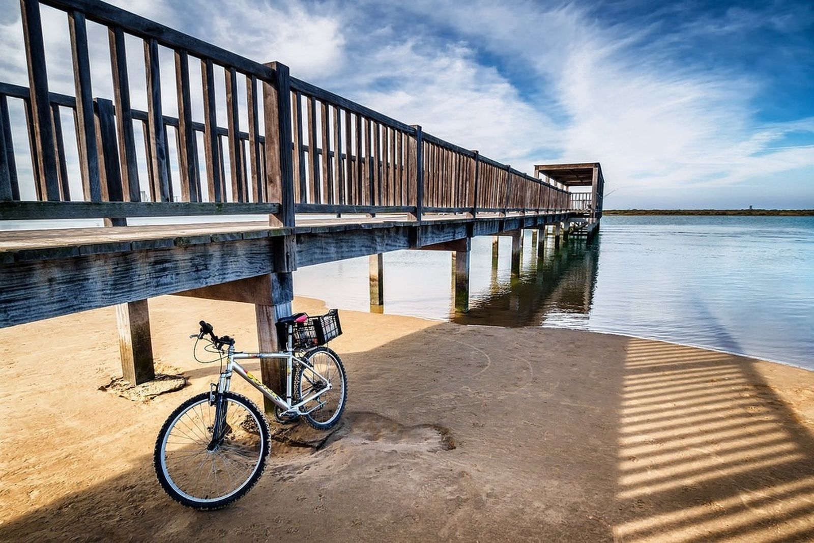 El puente de Los Toruños se ha reabierto para el tránsito peatonal y ciclista del río San Pedro.