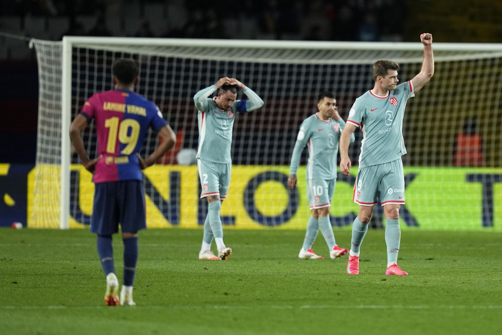 Las fotos del espectacular Barcelona - Atlético de Madrid