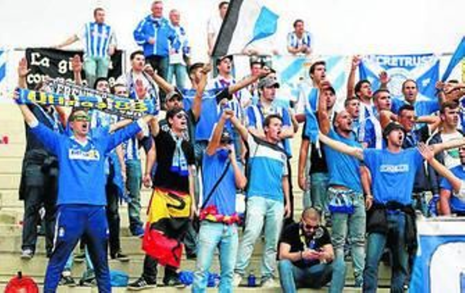 La afición recreativista se hizo sentir en el Nuevo La Victoria de Jaén.