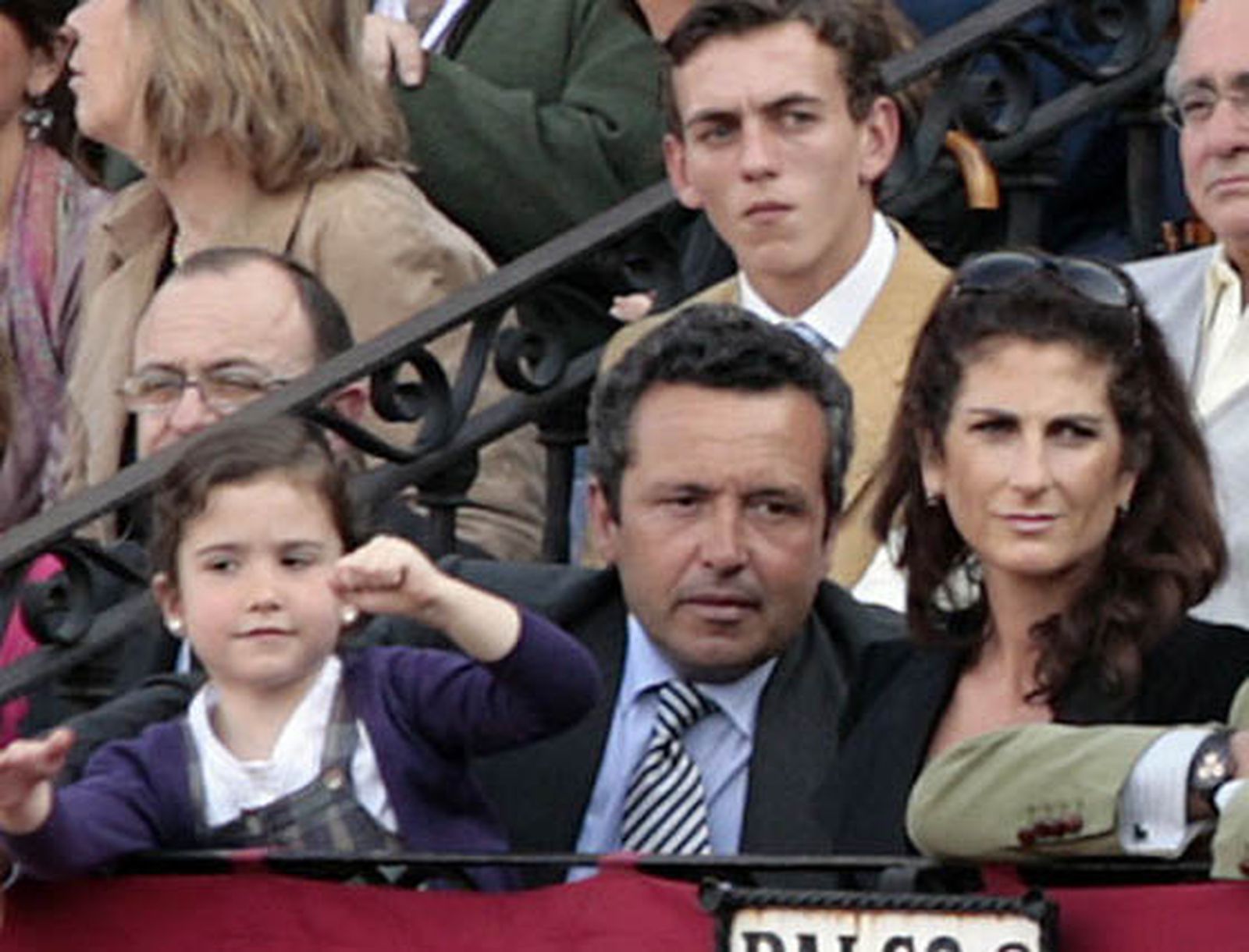 Gonzalo de Madariaga, presidente de MP, con su esposa, María Caballero, y su hija.