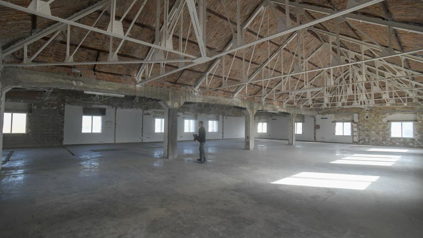 Imagen interior del edificio principal de Cetarsa.