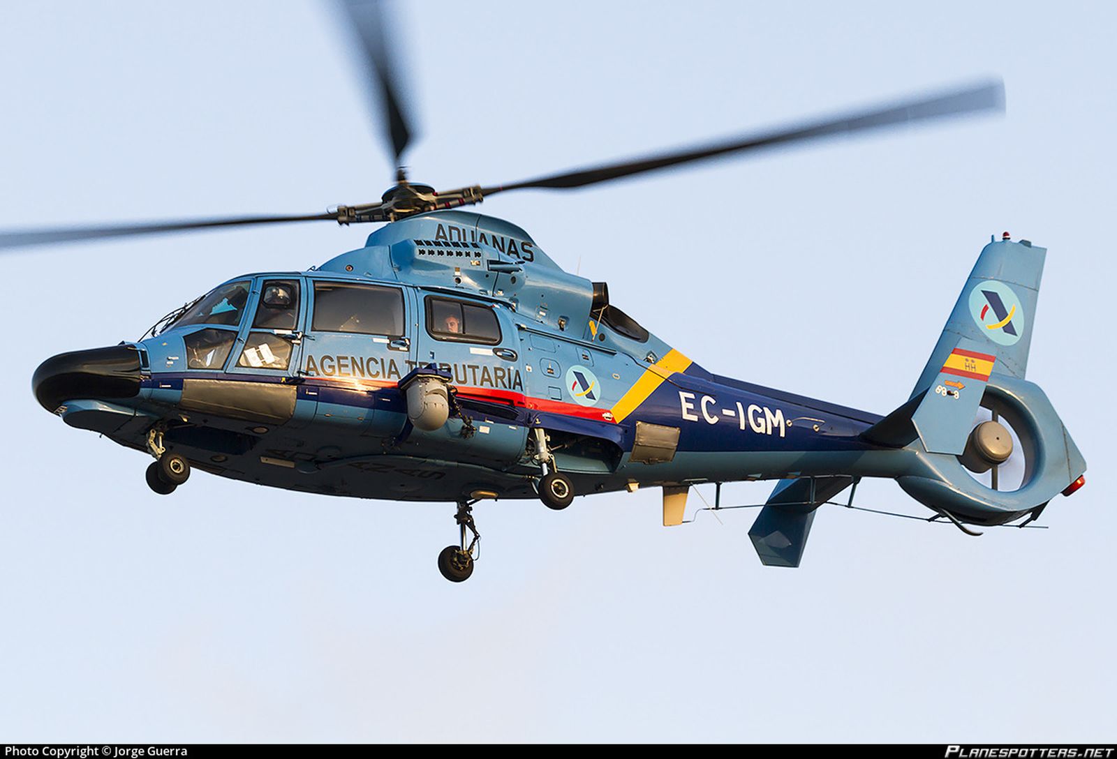 El Dauphin AS365 de aduanas