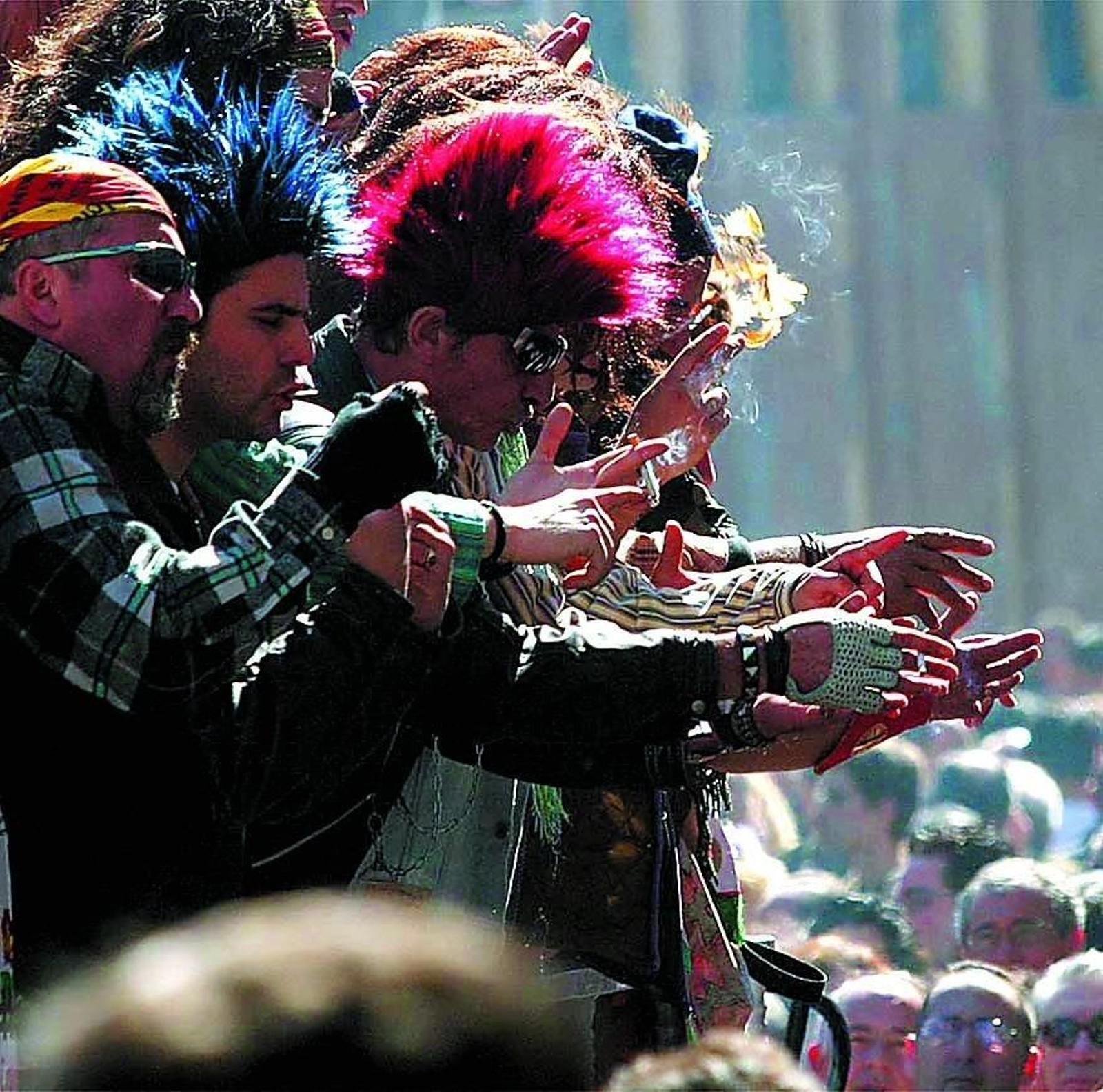 El coro callejero de Luis Frade durante uno de los carruseles, en la calle Libertad