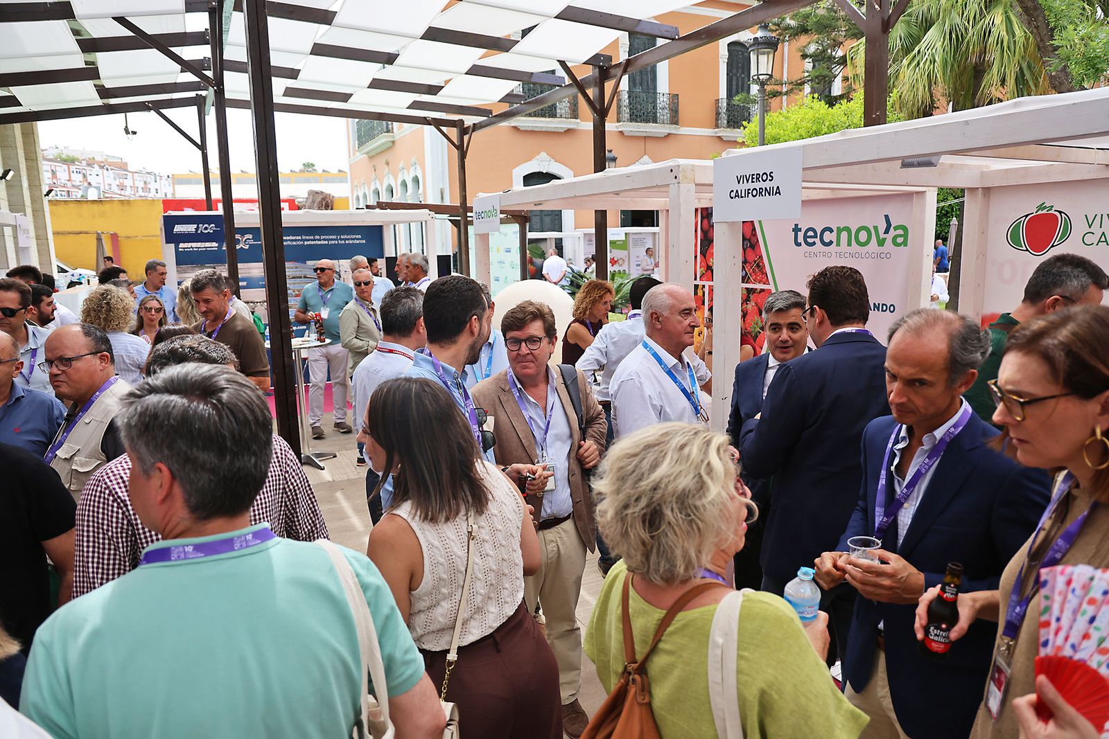 Imágenes del ambiente en el X Congreso de Frutos Rojos de Huelva