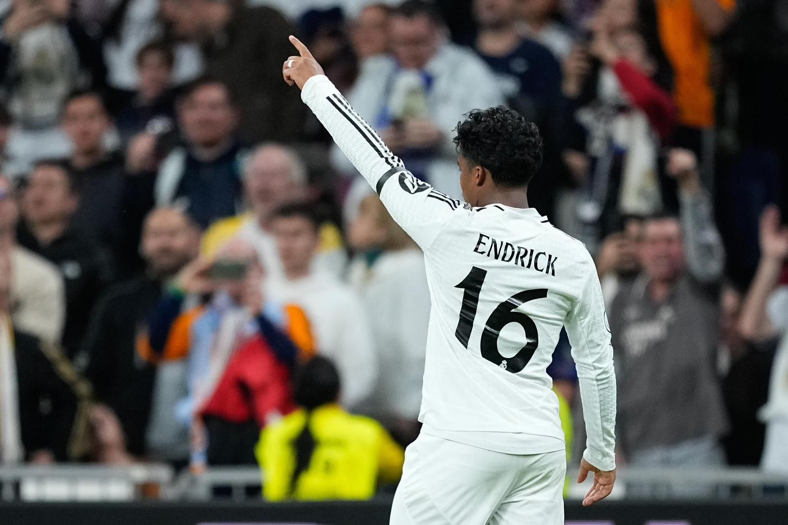 Las fotos del Real Madrid - Real Sociedad camino del Estadio de la Cartuja