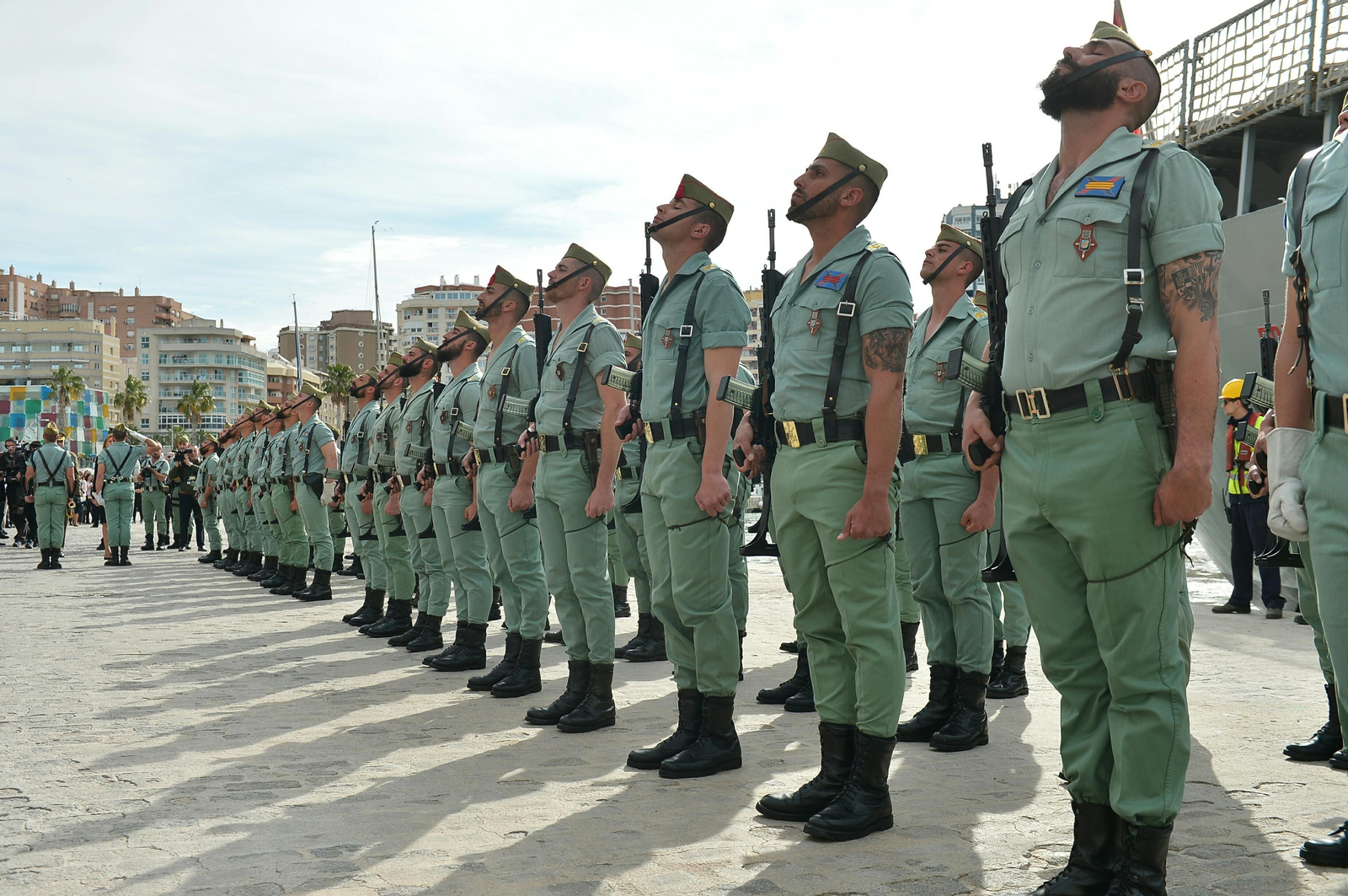 El desembarco de la Legión y el traslado del Cristo de Mena