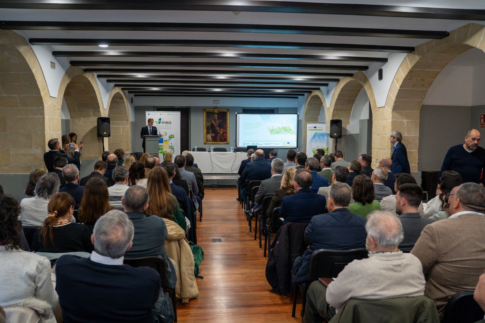 El consejero Jorge Paradela participa en Jerez en el encuentro 'Instrumentos Jurídicos y financieros en el impulso de las Comunidades Energéticas'.