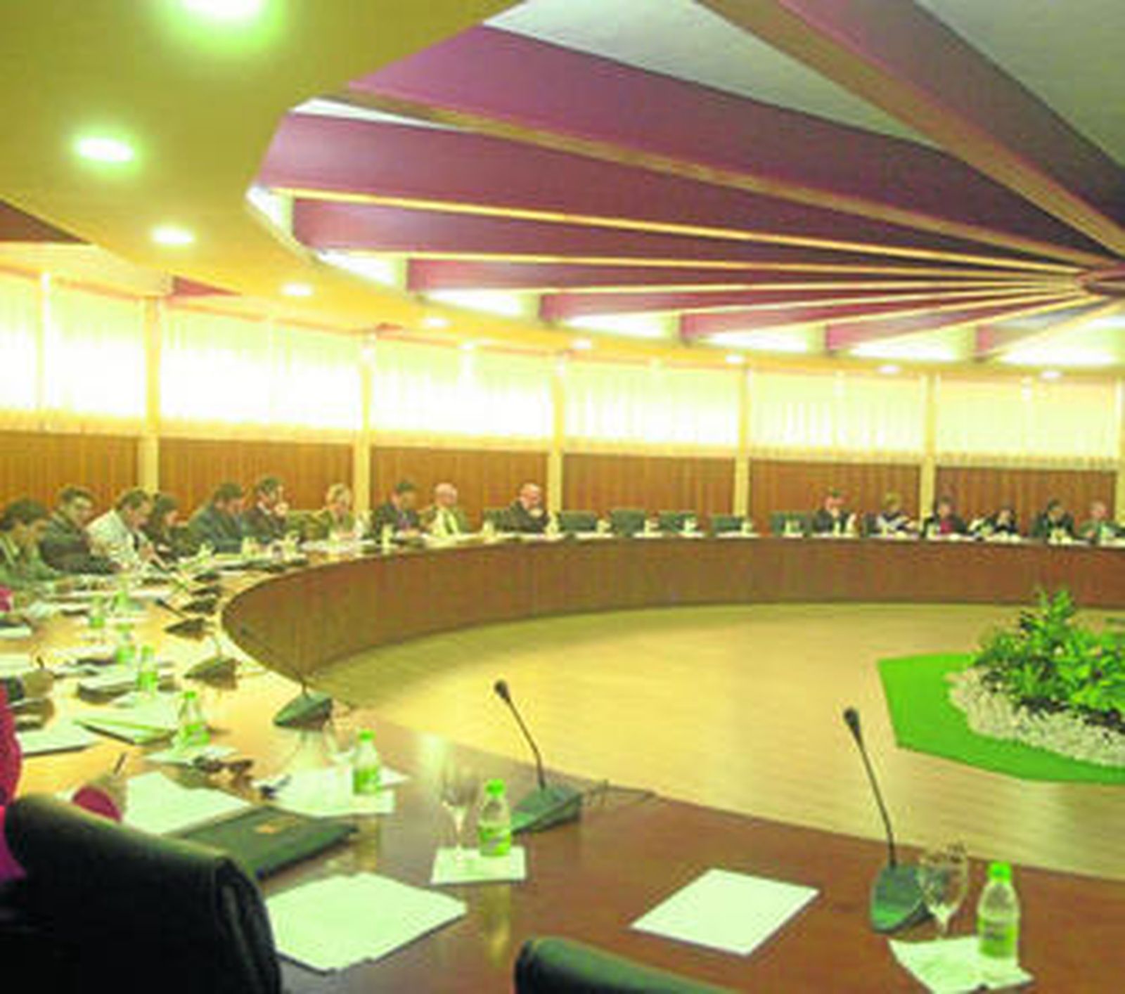 Reunión del consejo de gobierno de la UHU en el campus de Cantero Cuadrado.