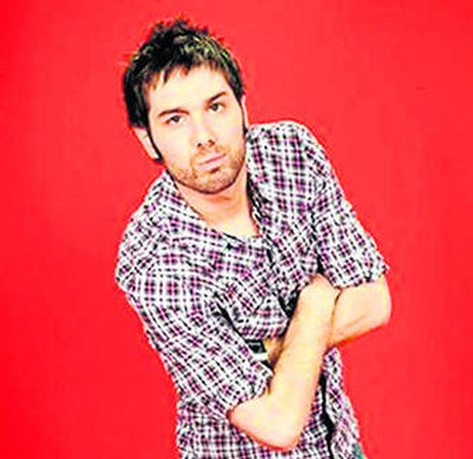 Dani Martínez posee un registro de más de 200 voces.