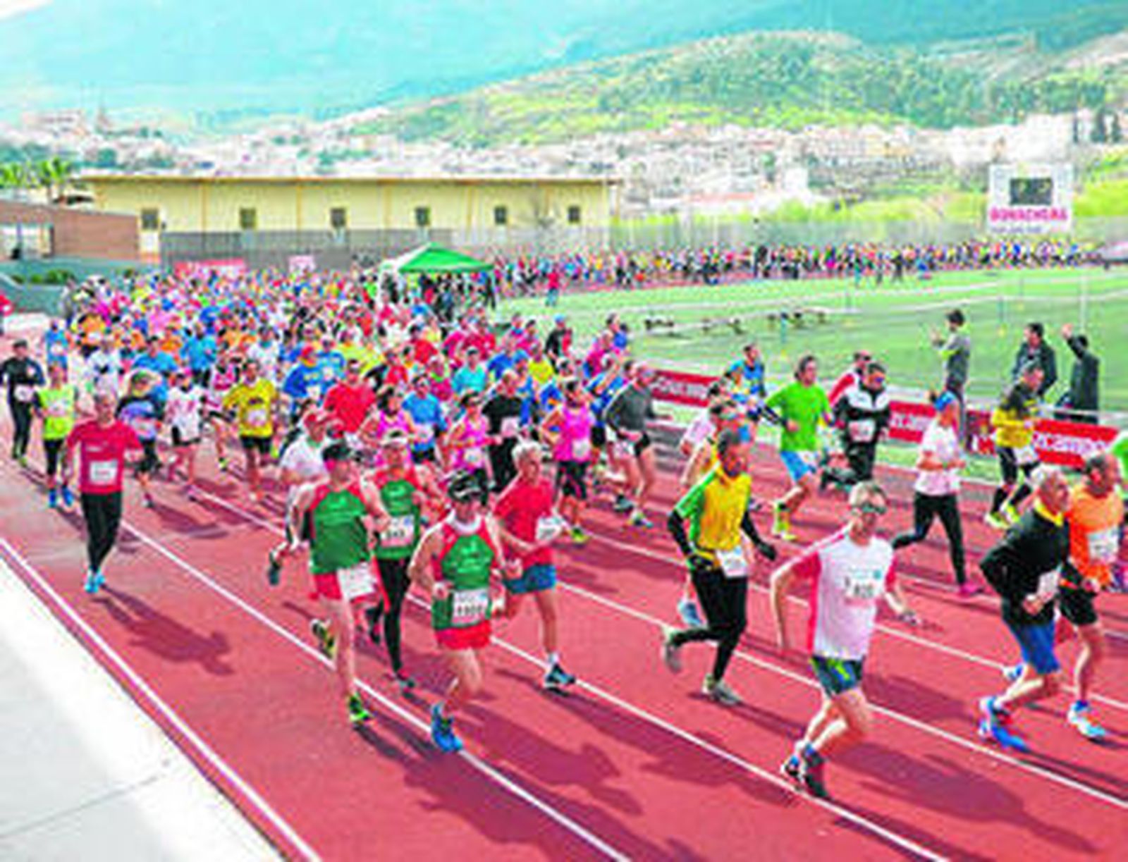 La elevada participación fue uno de los éxitos de la prueba lojeña.