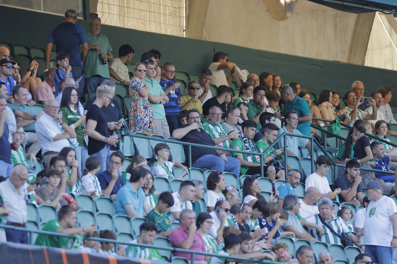 Búscate en la fotos del Betis-Sparta