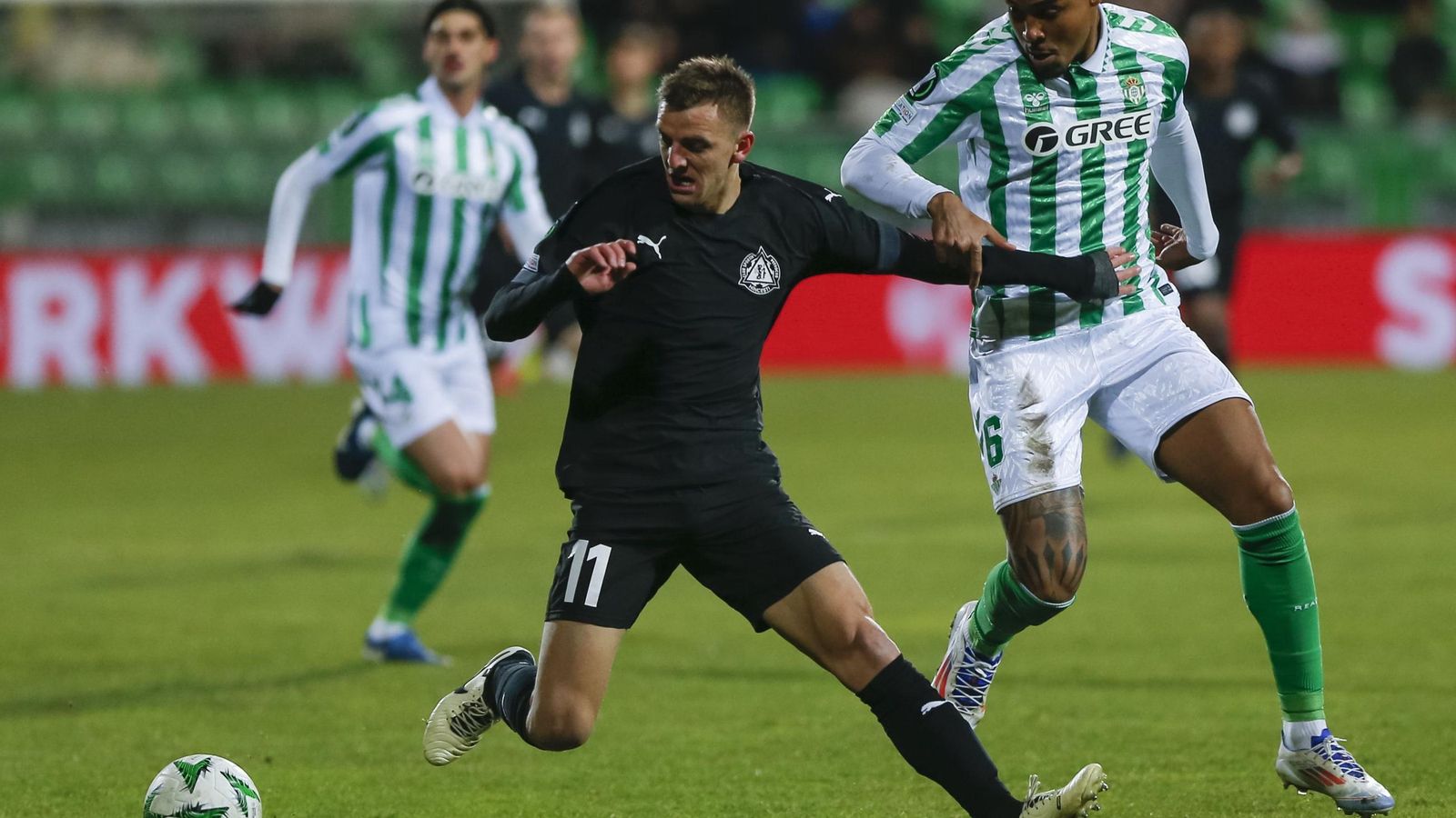 Las fotos del Petrocub-Betis de Conference League