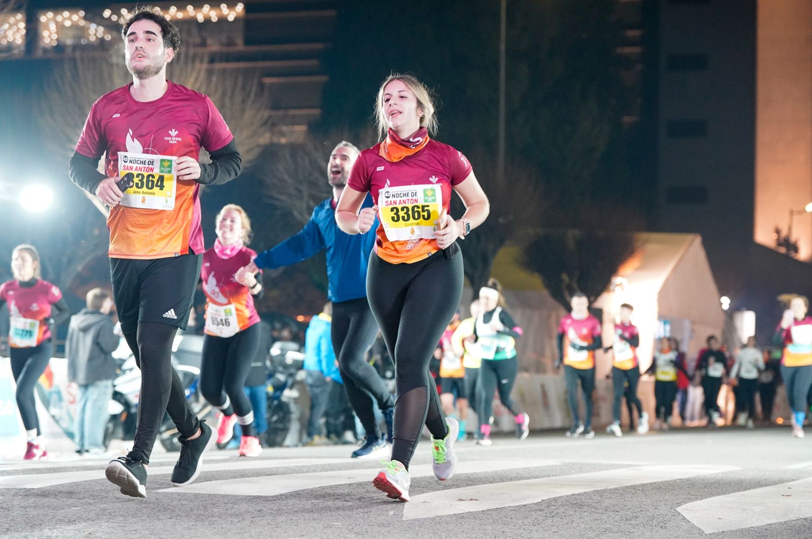 En imágenes: búscate en tu llegada a meta de la Carrera de San Antón 2026 (20)