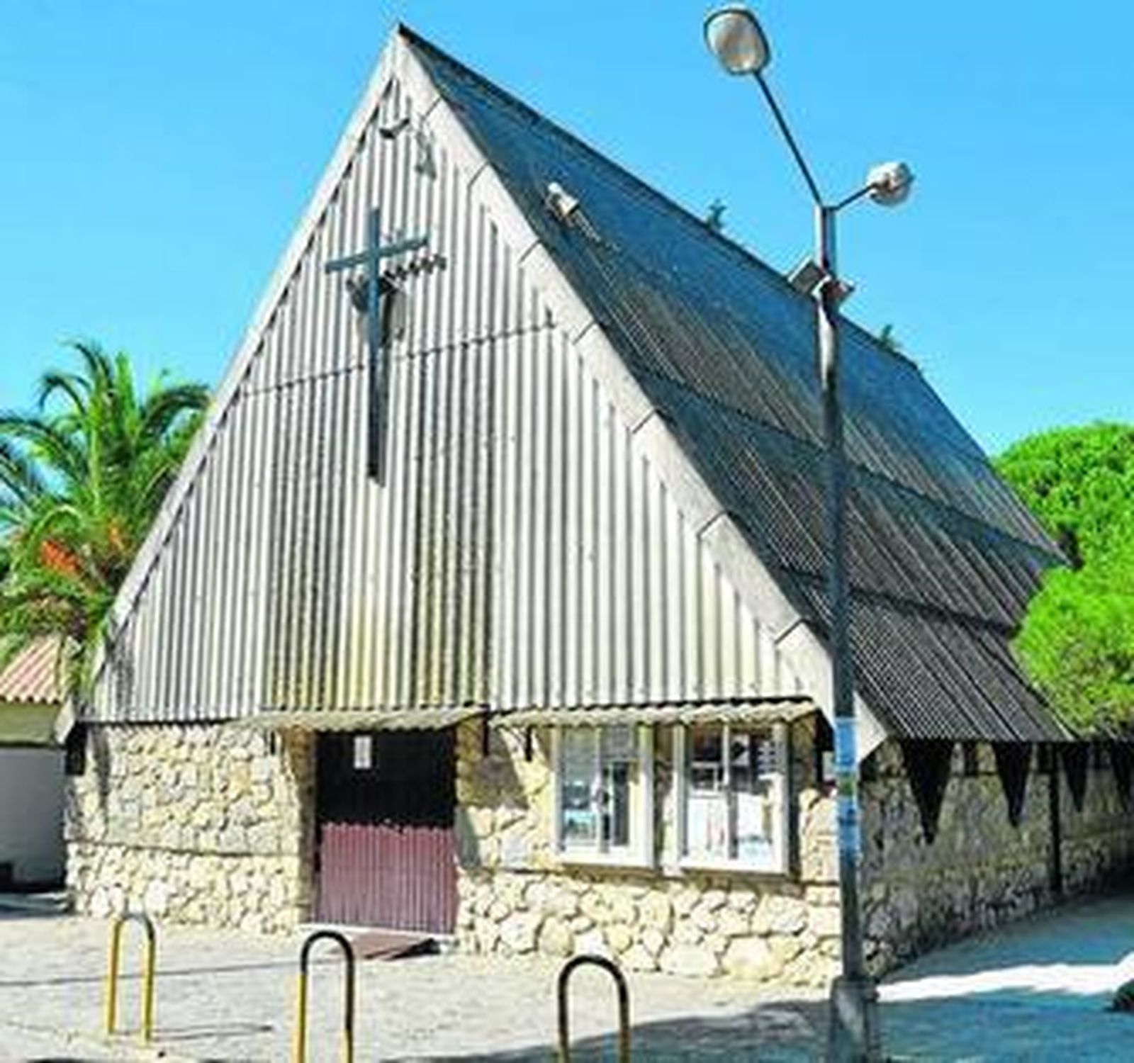 Vista exterior de la capilla.