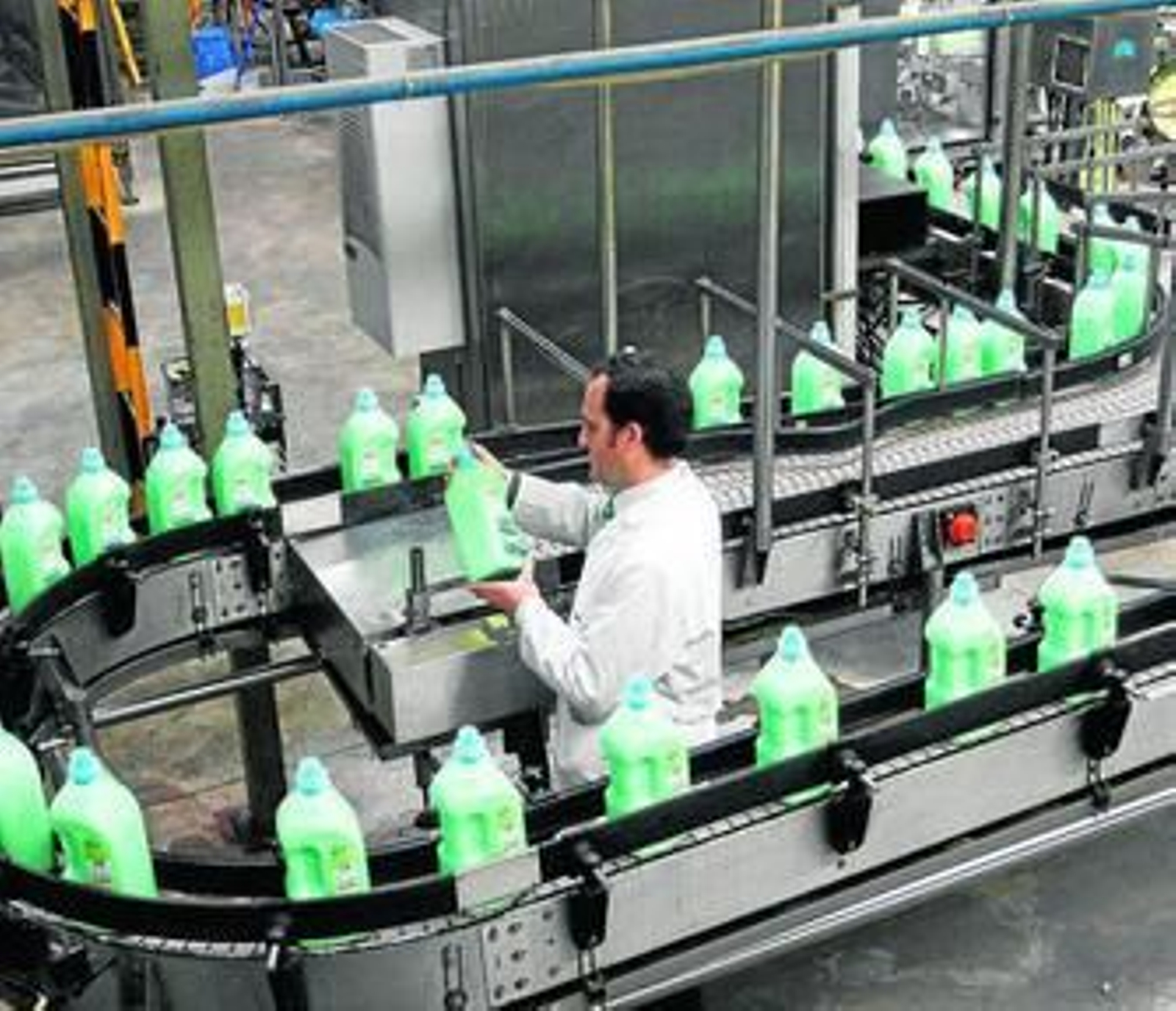 Interior de la fábrica de Persan en el Polígono El Pino.