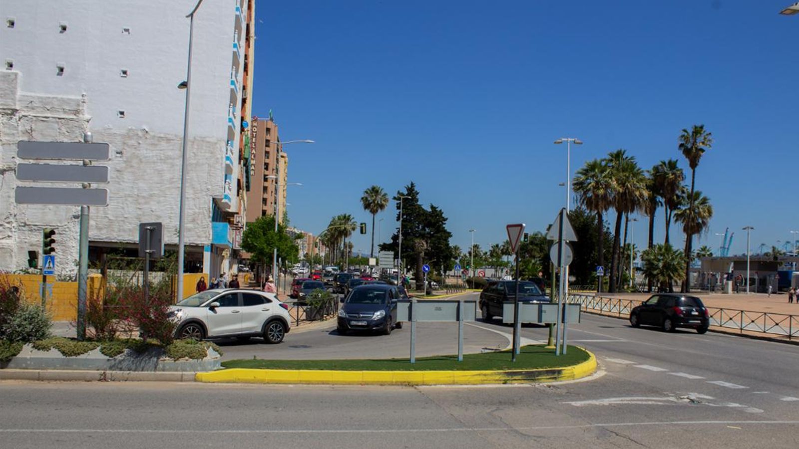 Inmediaciones del Hotel Al-Mar y el acceso Paco de Lucía al Puerto.