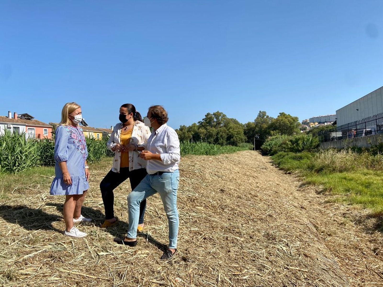 Los responsables políticos, en el Arroyo Cachón.