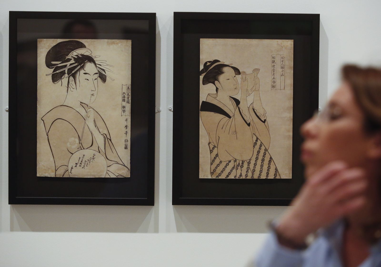 Dos de los grabados de la colección de José Palacio, en el Museo Carmen Thyssen.