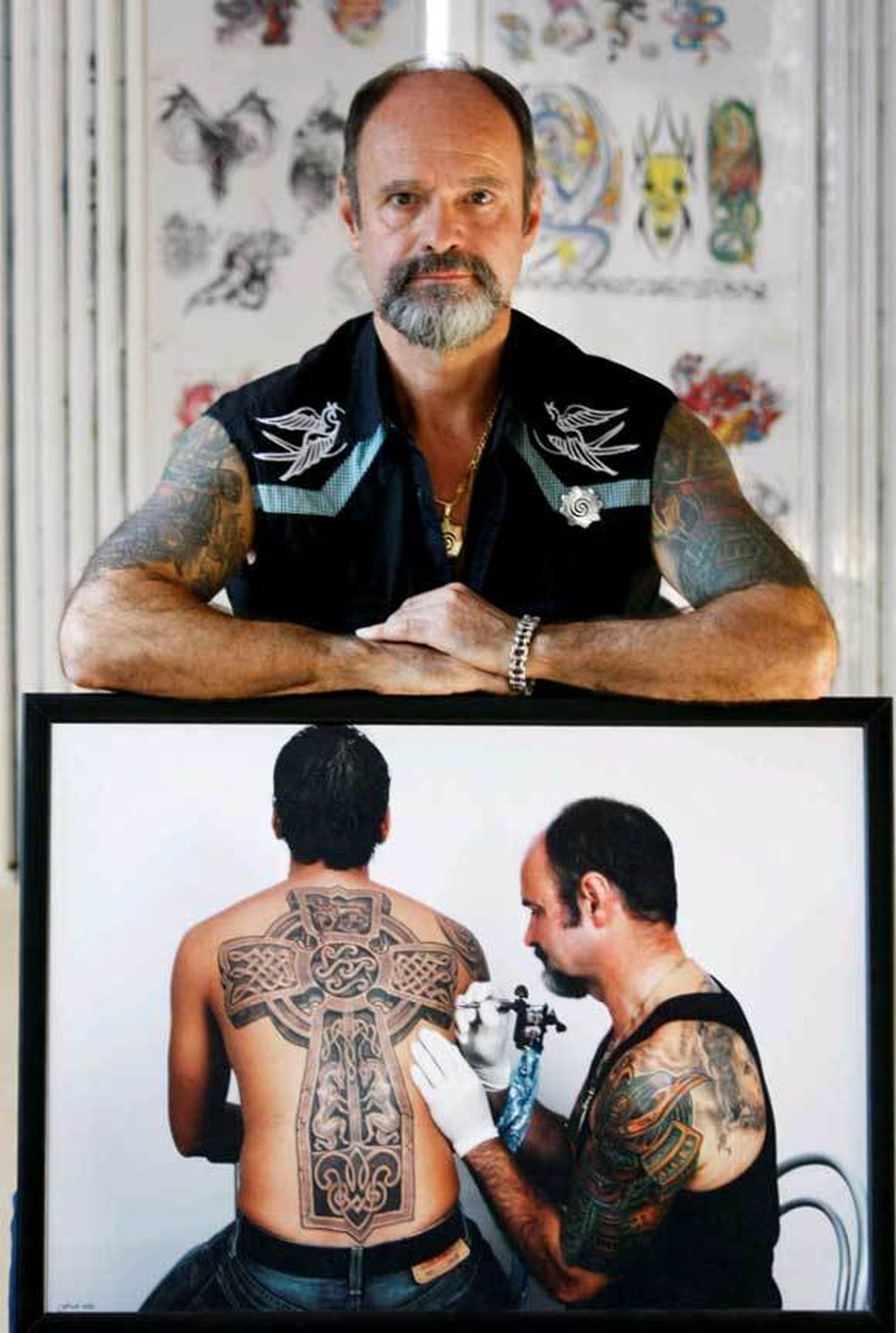 "Tatuaría las barras y las estrellas sin abrir los ojos"