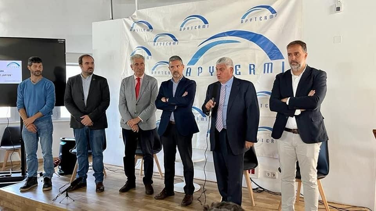 Los alcaldes de Rota, Chipiona y Trebujena, este lunes con otros cargos públicos de la Costa Noroeste y el presidente de la asociación Apytermi.