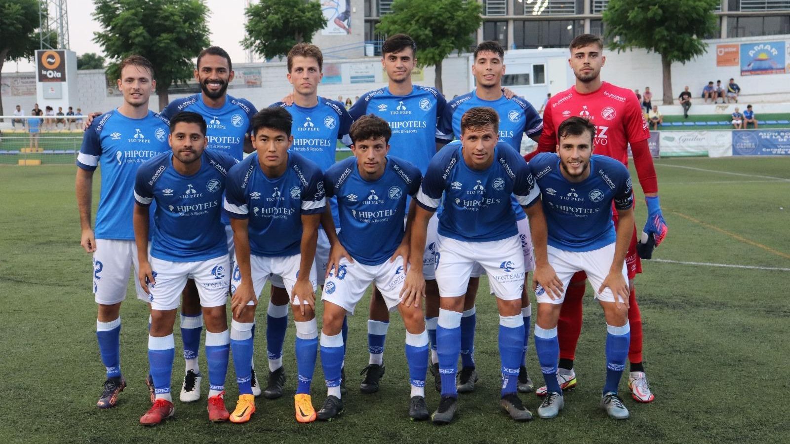Once inicial que presentó al Xerez DFC en el Pérez Ureba ante el Conil.