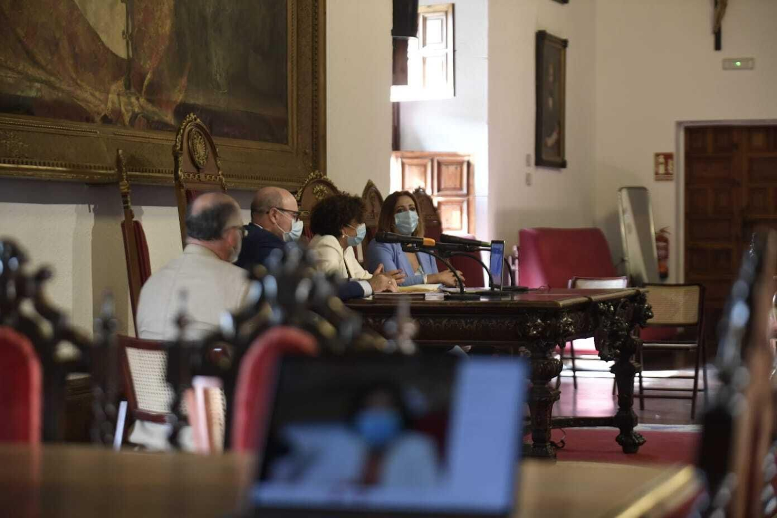 Un momento de la presentación de las medidas adoptadas para el nuevo curso de la Universidad de Granada (UGR).