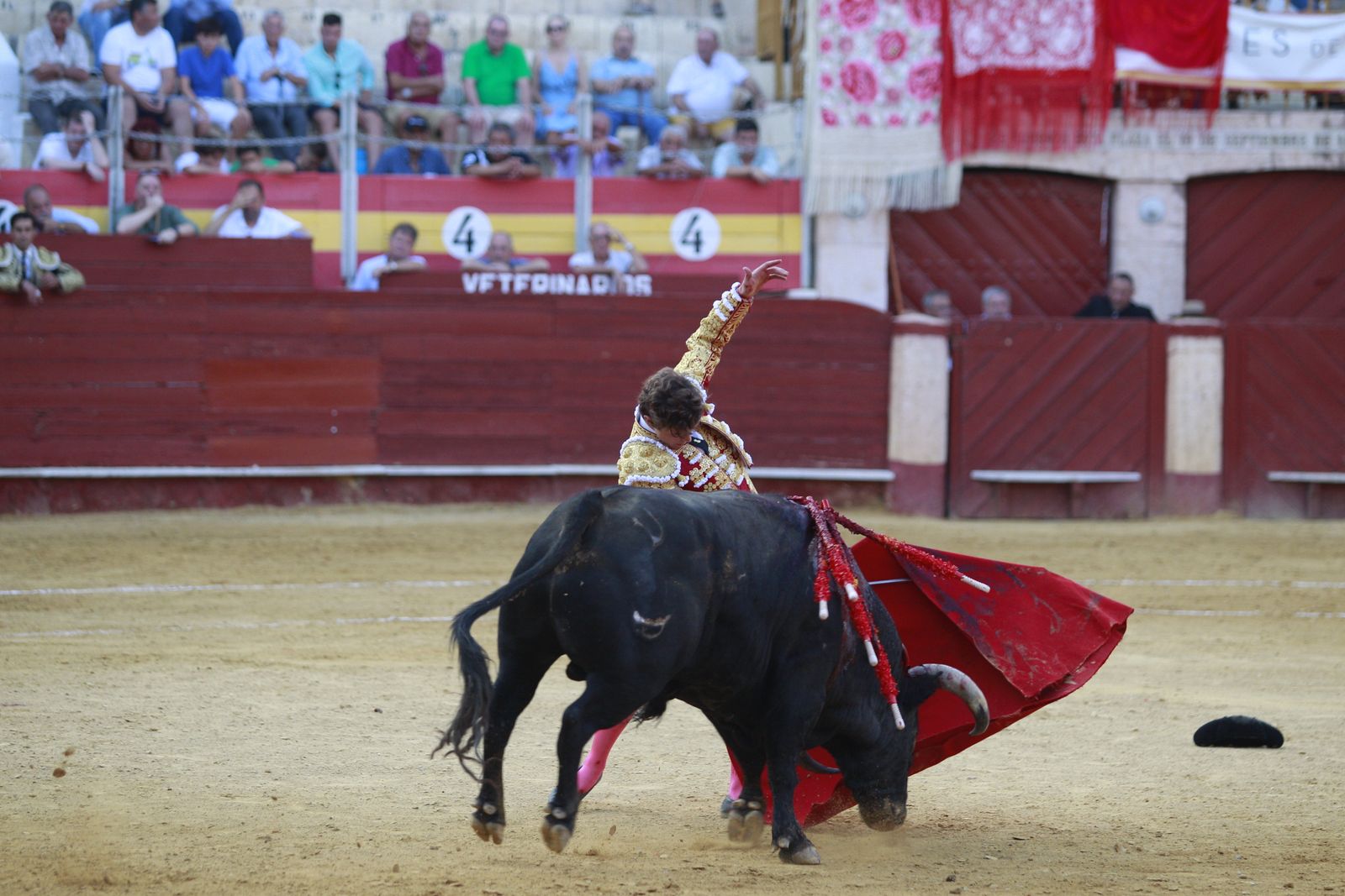 Imágenes de la corrida de toros del jueves en la Feria de Almería 2024
