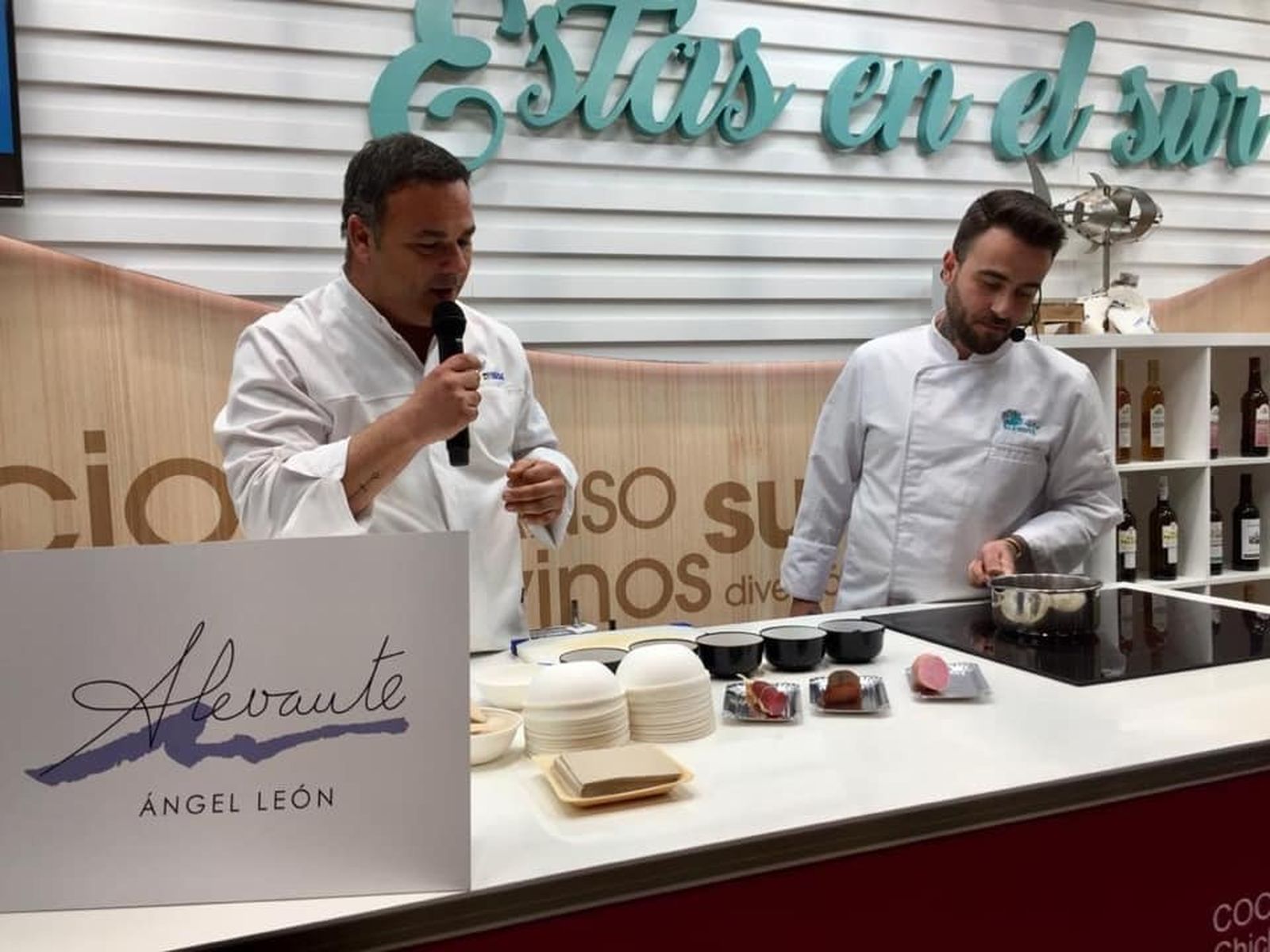 Un momento de la demostración ofrecida por el restaurante Alevante, con Ángel León a la cabeza.