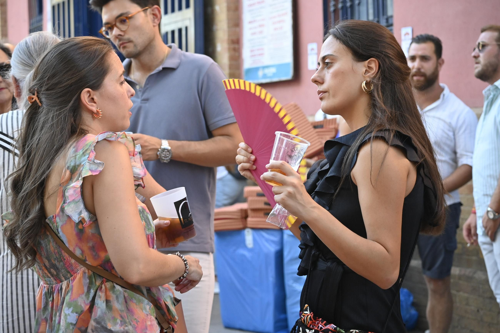 Imágenes de ambiente en el tercer día de toros en Huelva