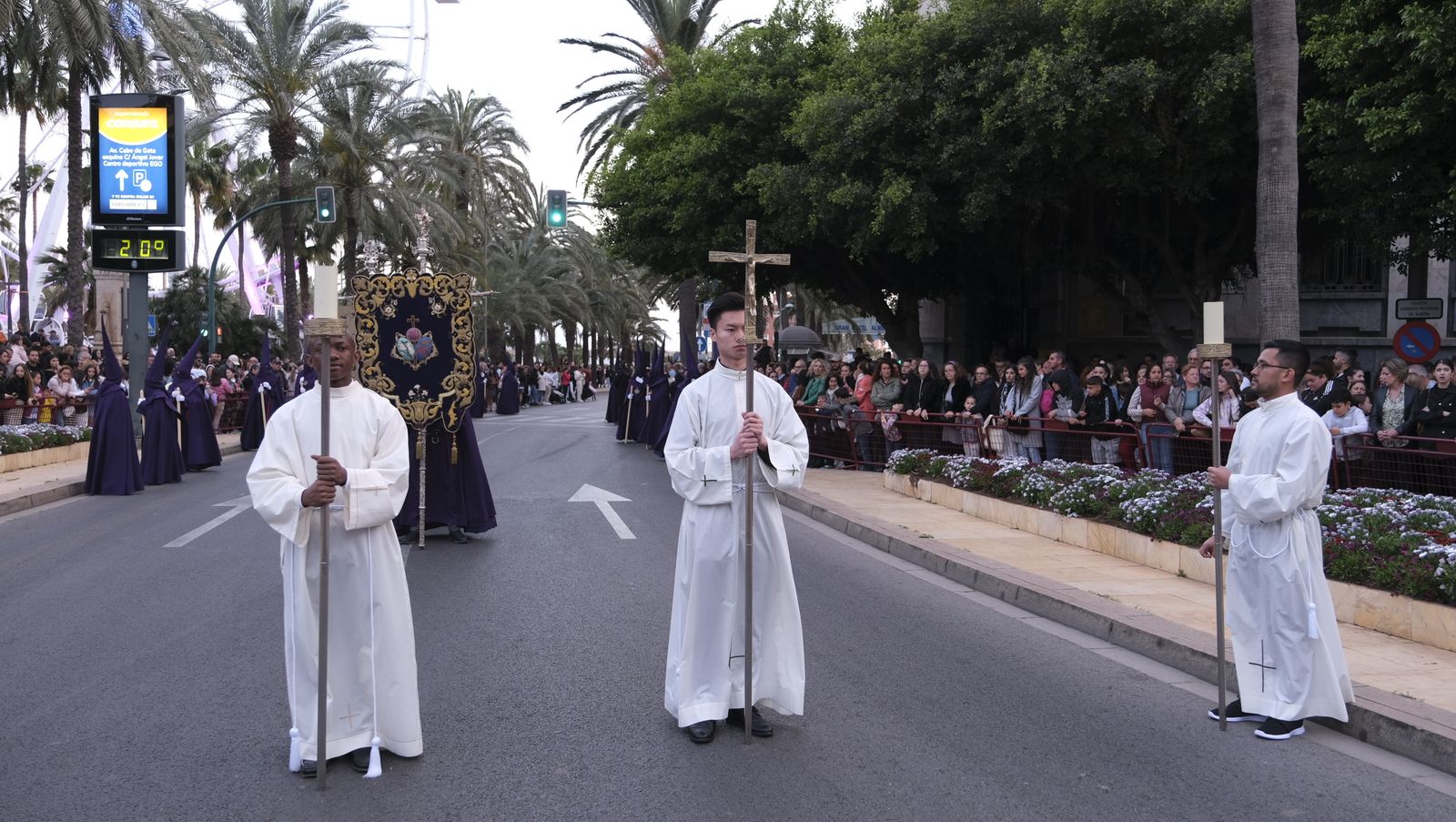 La procesión del Encuentro por las calles de Almería, en imágenes