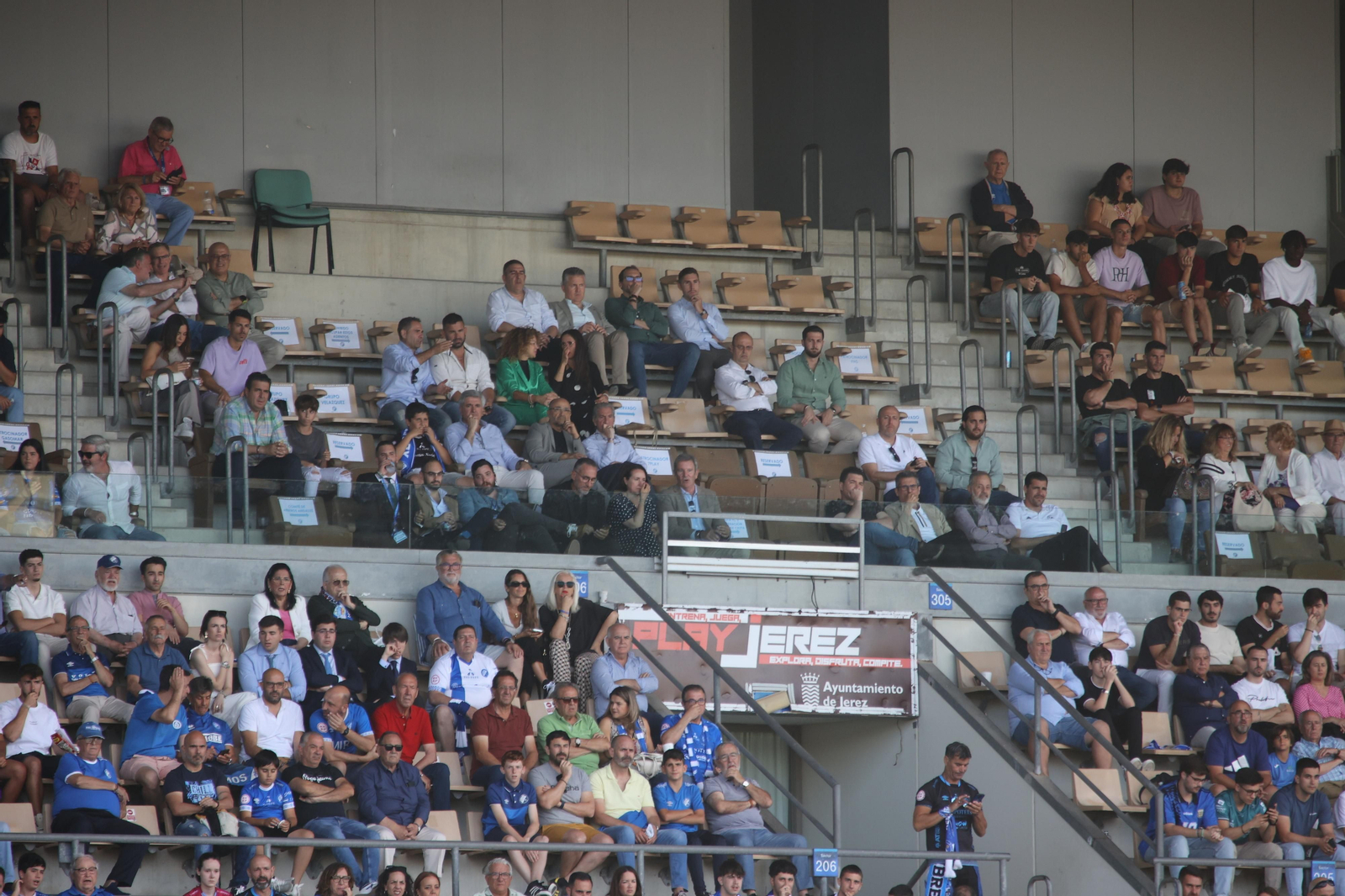 Búscate en el partido entre el Xerez DFC y Ceuta B en Chapín