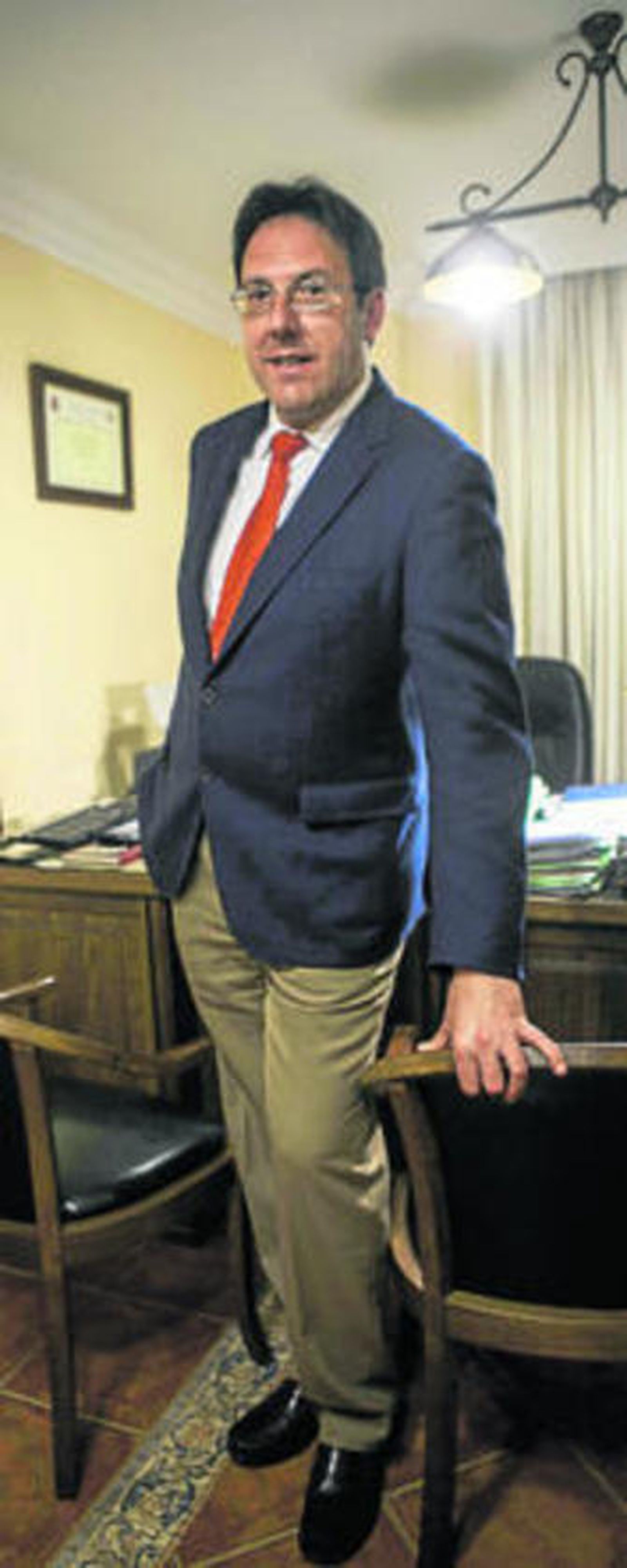 Jorge García posa para este diario tras la entrevista realizada.