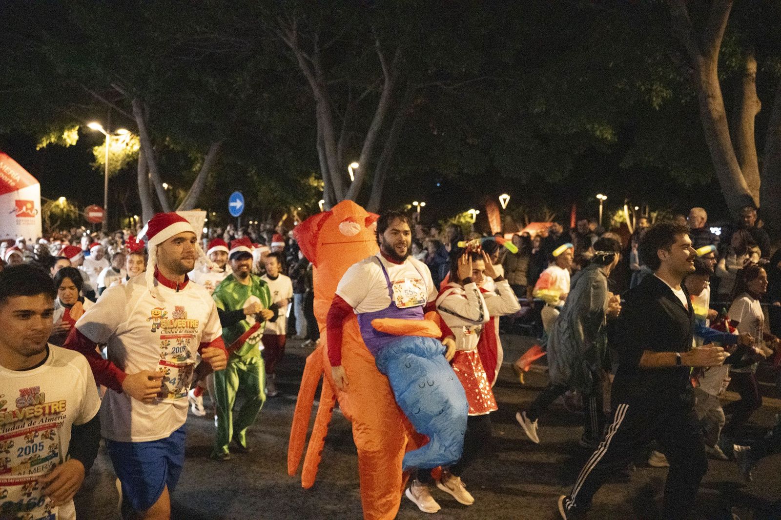 Almería corre y celebra su memoria olímpica en una San Silvestre de récord