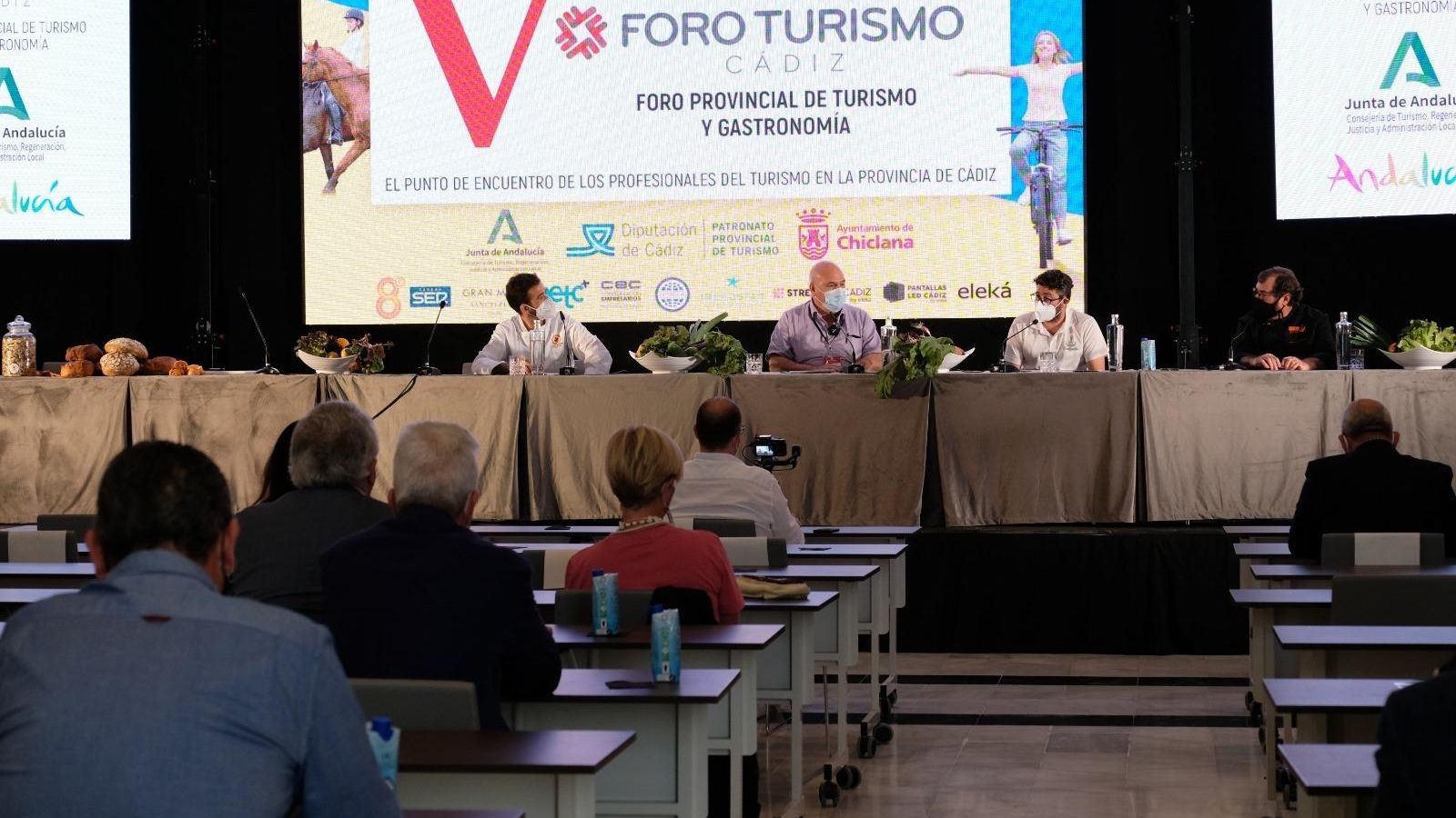 Una de las ponencias en la última jornada del V Foro Turismo Cádiz.