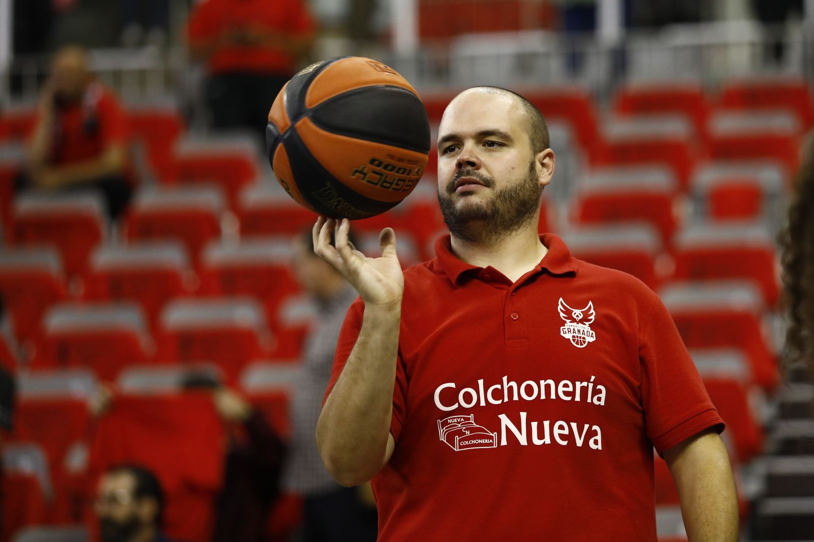 Encuéntrate en la grada en el Covirán Granada - Joventut Badalona