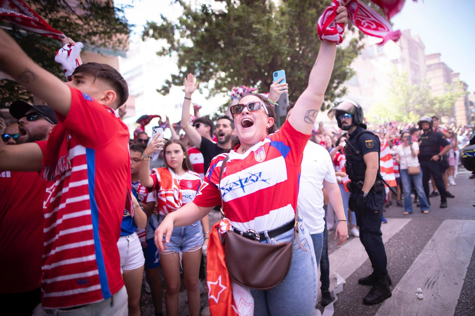 Encuéntrate en el recibimiento al Granada CF en Los Cármenes