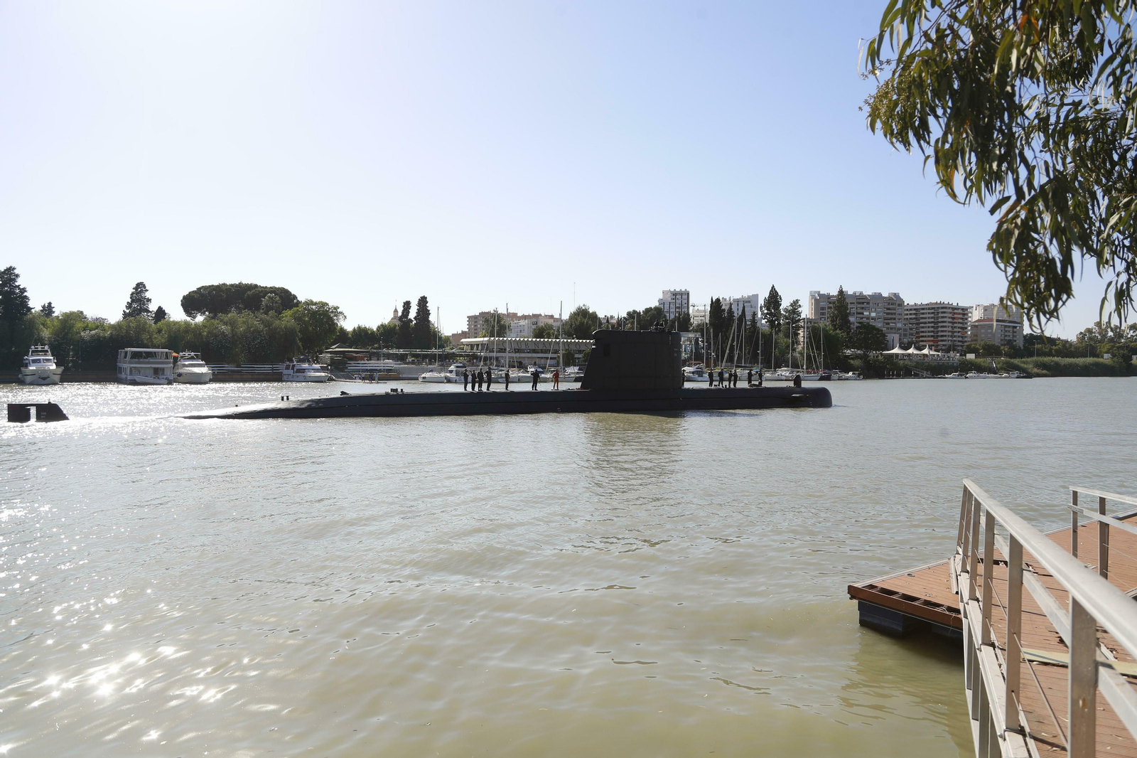 Las mejores fotos de la llegada del submarino 'Tramontana' a Sevilla
