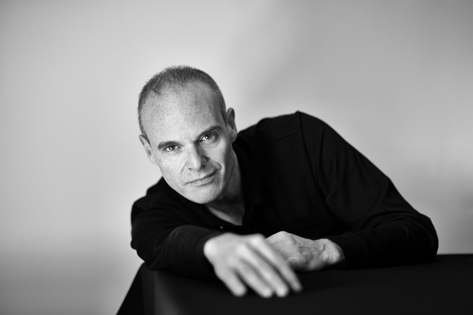 El guitarrista linarense Ricardo Gallén ha grabado la integral de las Sonatas de Brouwer