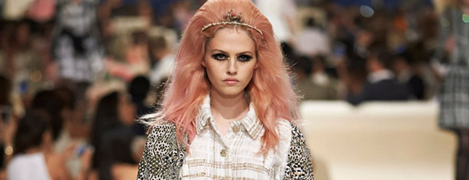 Imágenes de la colección crucero de Chanel presentada en Dubai.