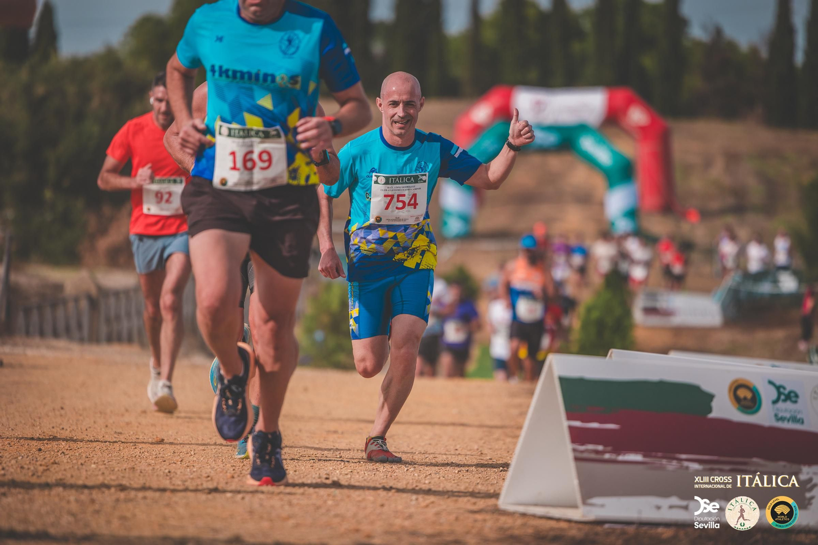 Búscate en las fotos del Cross de Itálica 2025 | 2