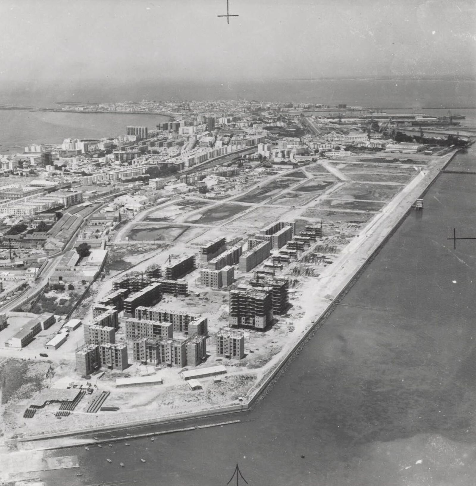 Así creció Cádiz a través de imágenes espectaculares